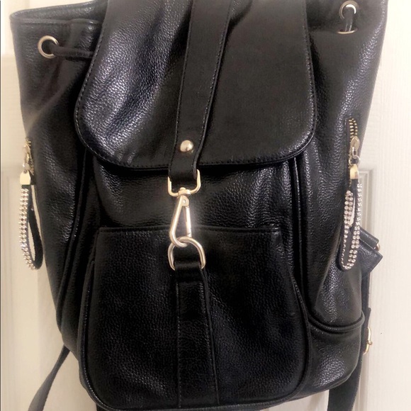 Black backpack - Picture 8 of 11